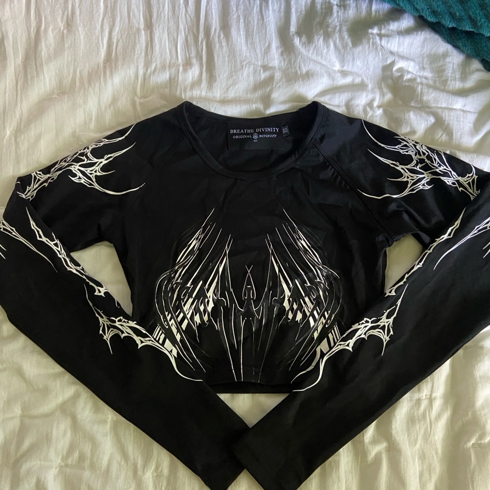 RARE breathe divinity top